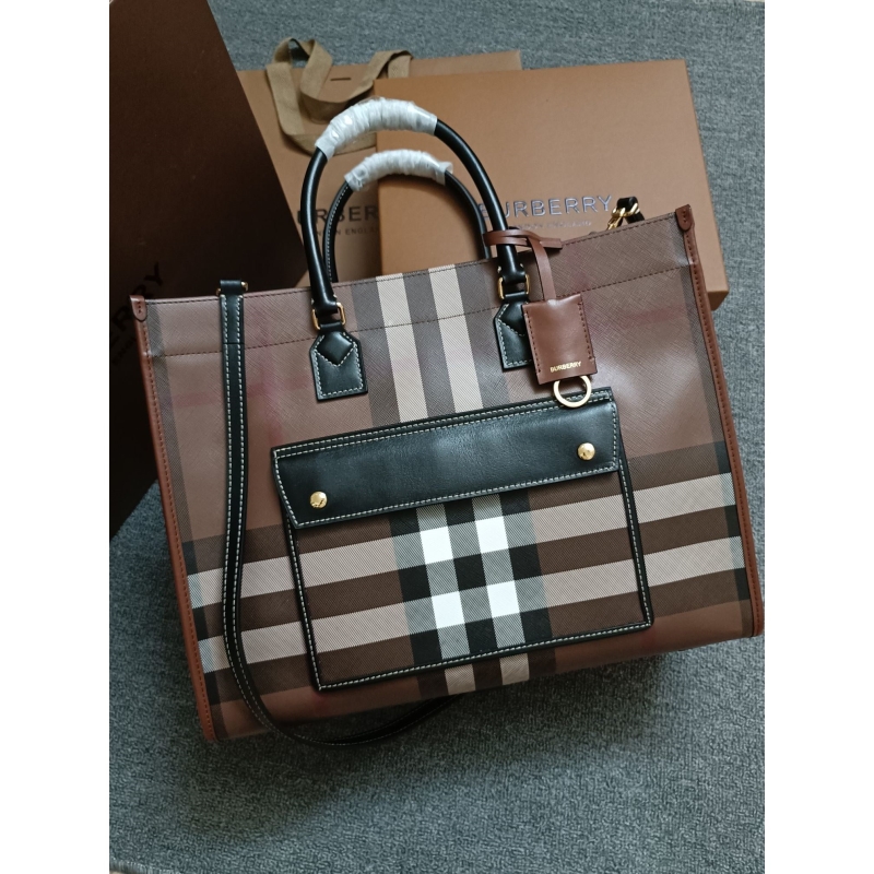 B**rry shopping bags